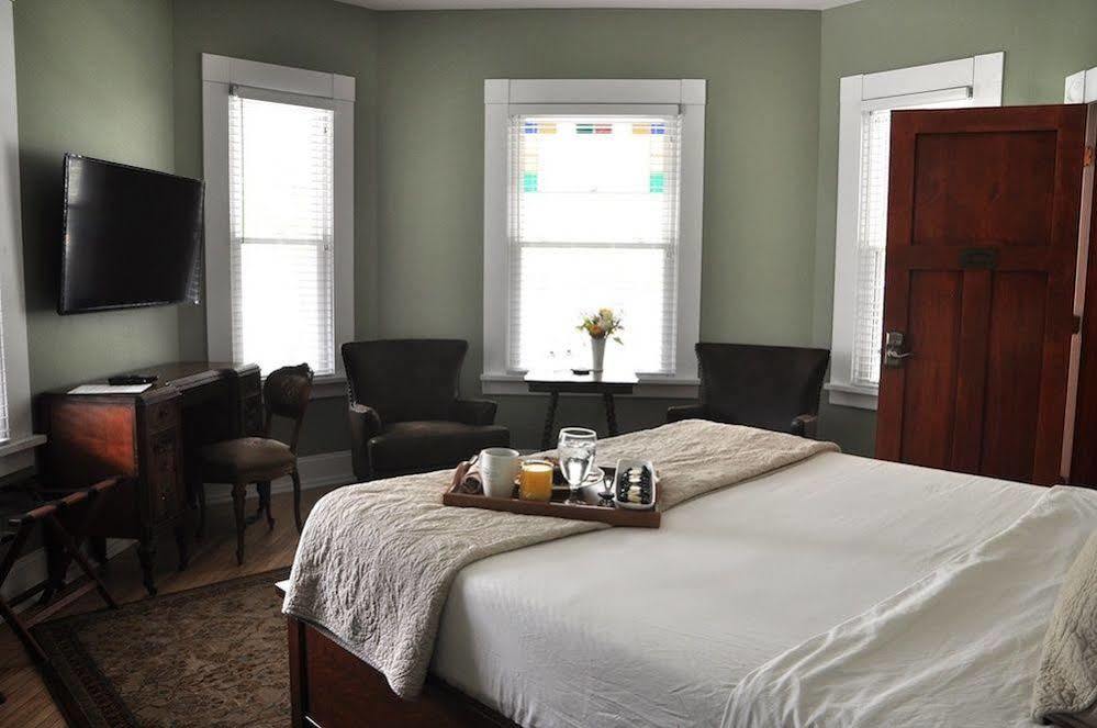 Greenway House Bed And Breakfast กรีนเลก ภายนอก รูปภาพ